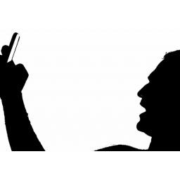 Nemački haker tvrdi da je moguće doći do PIN koda svakog smart telefona uz pomoć ''selfija'' vlasnika