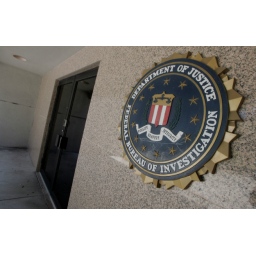 Kako je FBI uz pomoć fišinga i malvera identifikovao osumnjičenog za pretnje bombaškim napadima