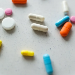 Kako prevaranti koriste veštačku inteligenciju za prodaju lažnih medicinskih suplemenata na društvenim mrežama
