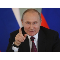 Rusija usvojila zakon koji predviđa zatvorsku kaznu za vređanje vlasti na internetu