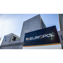 Europol: Prekinuta operacija opasnog Android malvera FluBot