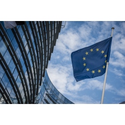 EU zahteva od Facebooka, Googlea i Twittera da zaštite korisnike od prevara na društvenim mrežama