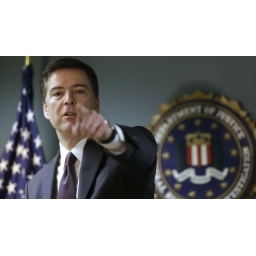 Direktor FBI savetuje svima da prekriju svoje web kamere