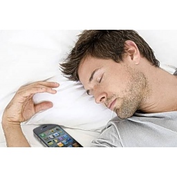 Spavate sa mobilnim telefonom? I dalje mislite da je to dovoljna zaštita?