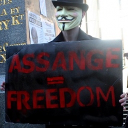 Anonimusi napali sajtove britanskih državnih institucija u znak podrške osnivaču WikiLeaks-a