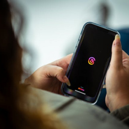 Meta krši evropski zakon primoravanjem korisnika Facebooka i Instagrama da pristanu na prikupljanje podataka